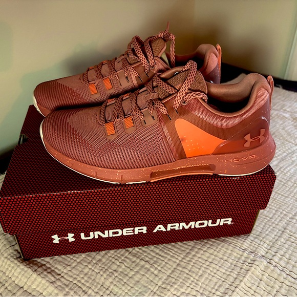 UNDER ARMOUR HOVR RISE WOMENS 7 - Picture 1 of 10